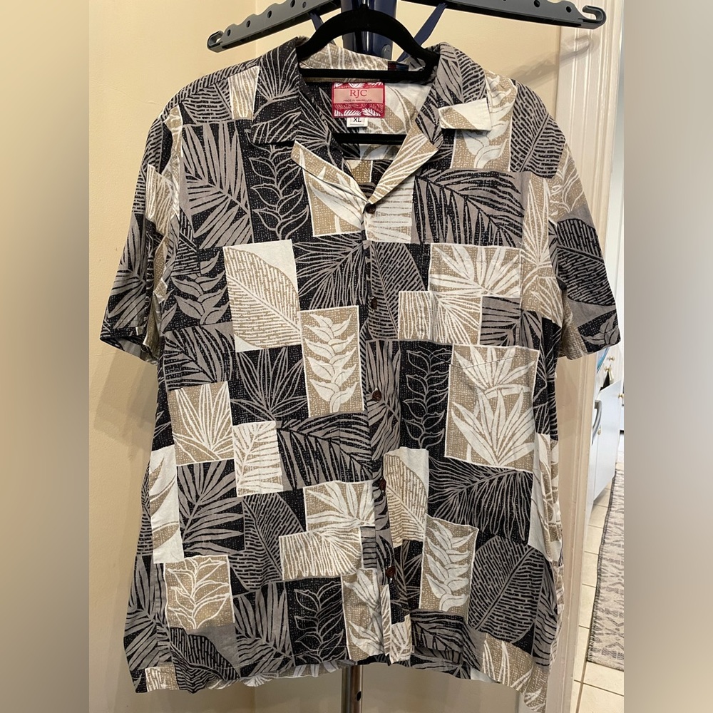 Mens Hawaiian shirt- authentic USA made in Hawaii
